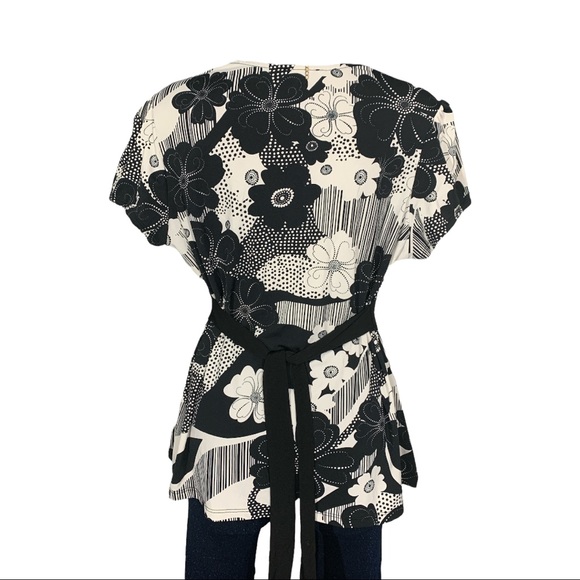 GEORGE Plus White and Black Floral Print Short Sleeves Blouse Size 2X - Picture 5 of 9